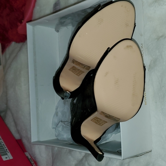 Black open toed heel - Picture 7 of 7